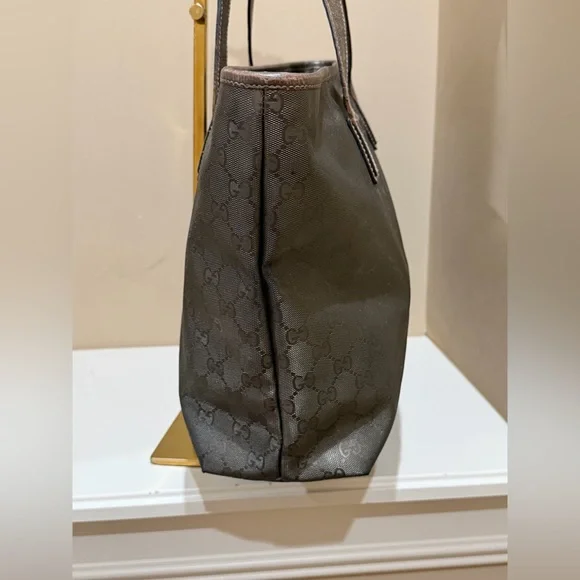 Gucci Metallic Monogram Zip Top Tote Bag - Picture 5 of 14
